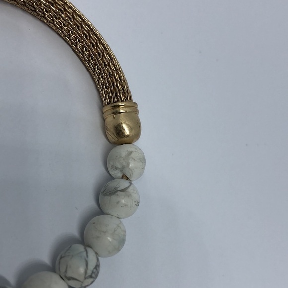 Vintage gold tone mesh cuff bracelet with howlite stones boho cheek dressy. - Picture 3 of 3